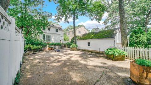Tiny photo for 917 W Lawrence Street, Mishawaka, IN 46545 (MLS # 202624871)