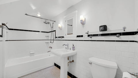 Tiny photo for 917 W Lawrence Street, Mishawaka, IN 46545 (MLS # 202624871)