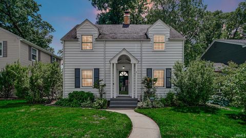 Tiny photo for 917 W Lawrence Street, Mishawaka, IN 46545 (MLS # 202624871)