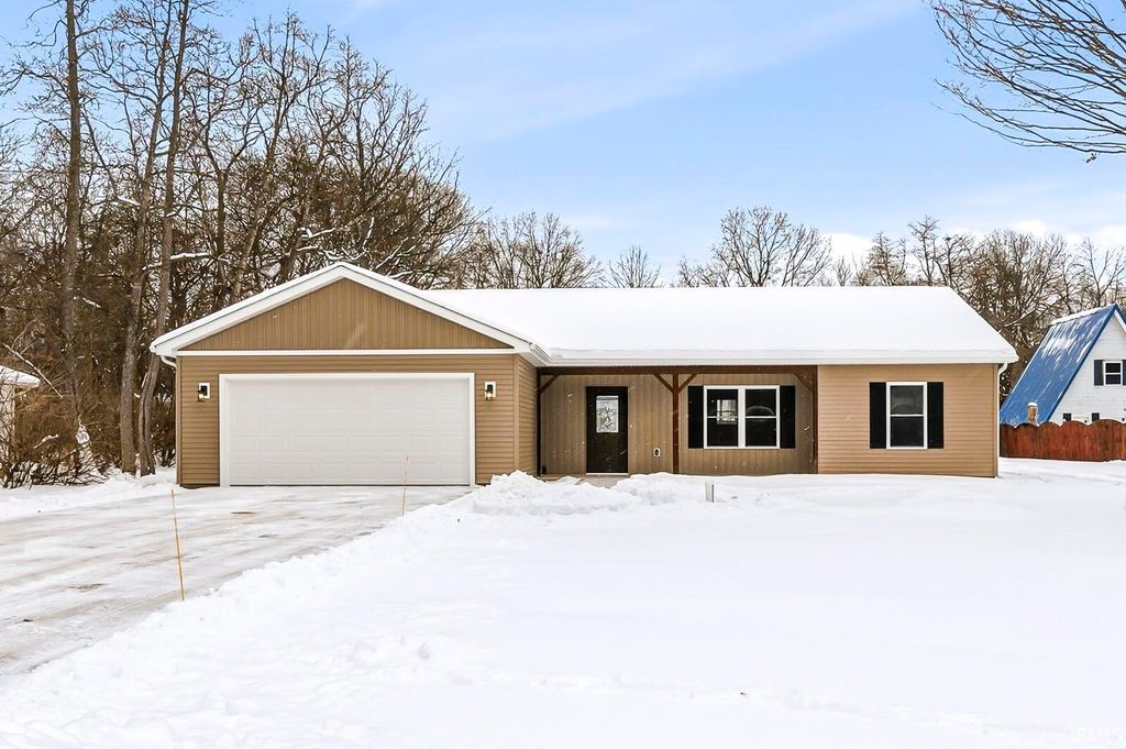 Photo of 51628 Lakeland Road, Elkhart, IN 46514 (MLS # 202602877)