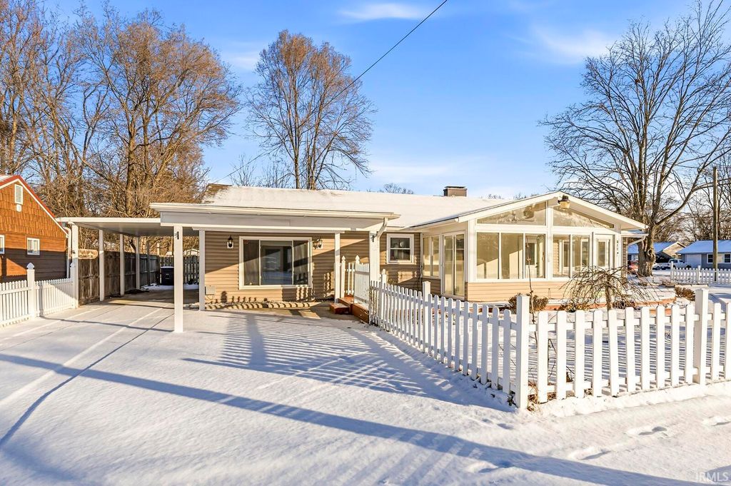 Photo of 620 Modrell Boulevard, Elkhart, IN 46514 (MLS # 202601883)