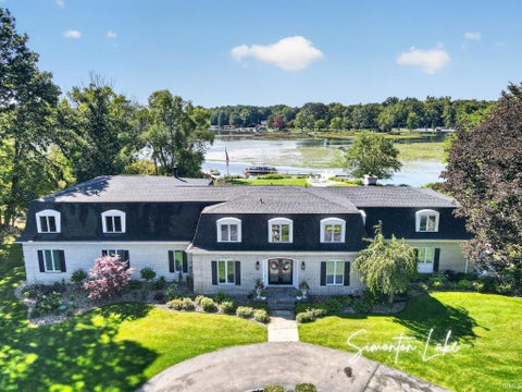 Photo of 25424 N Shore Drive, Elkhart, IN 46514 (MLS # 202638027)