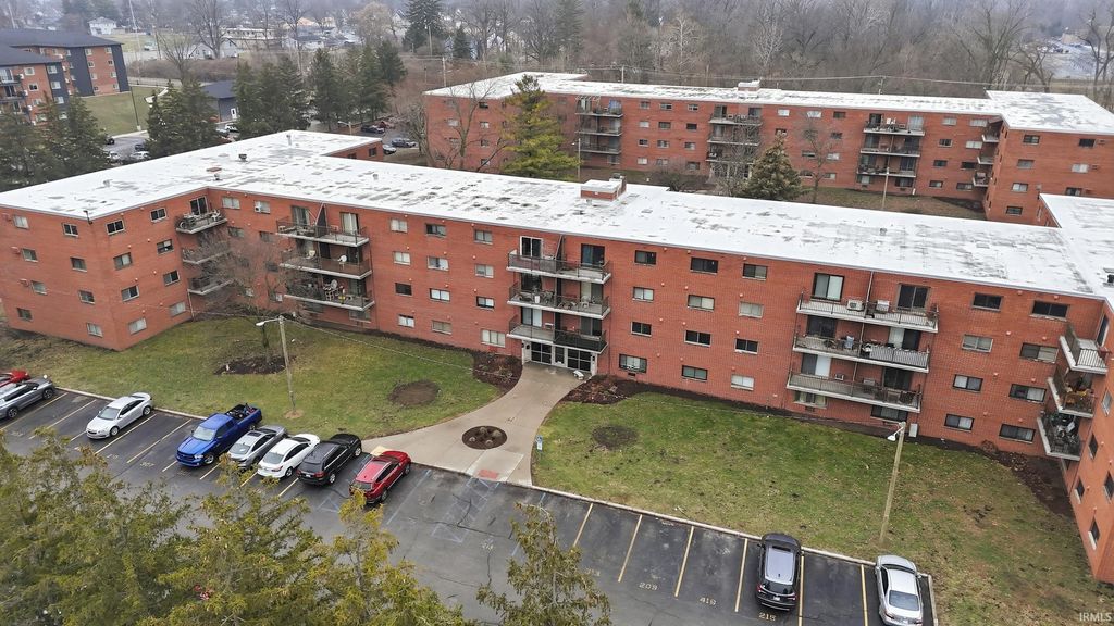 Photo of 2927 WestBrook Drive #B 417, Fort Wayne, IN 46805 (MLS # 202601110)