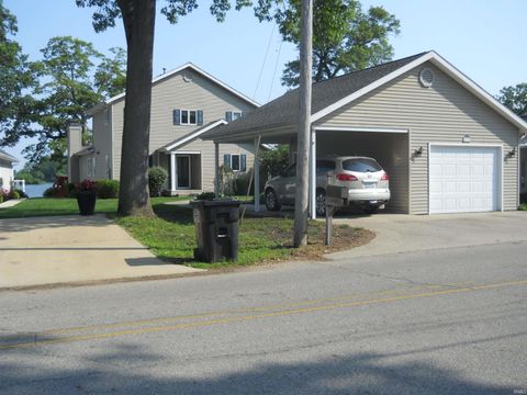 Tiny photo for 2910 Country Club Drive East Drive, Rochester, IN 46975 (MLS # 202522211)