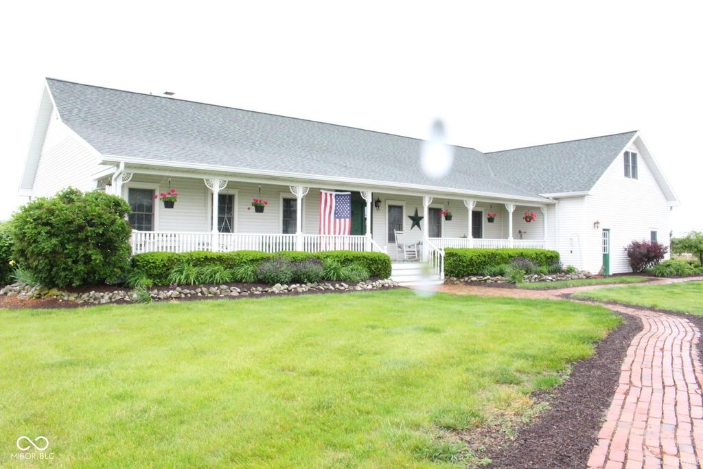 Photo of 3777 E County Road 150 S, Frankfort, IN 46041 (MLS # 202619712)