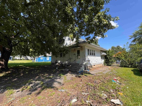 Tiny photo for 1609 N Webster Street, Kokomo, IN 46901 (MLS # 202636093)