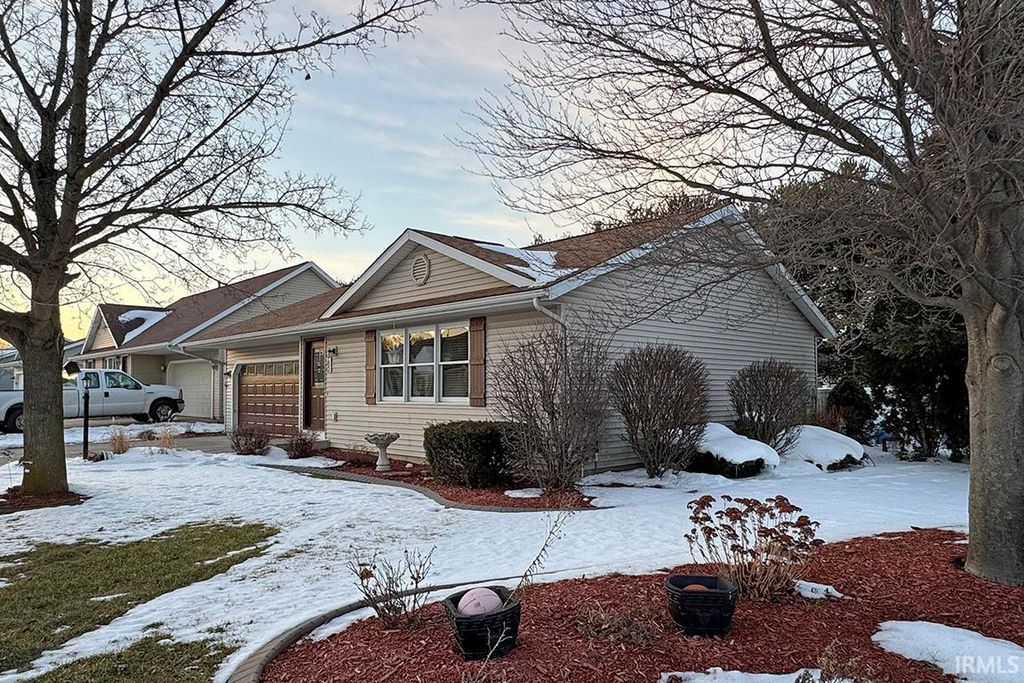 Photo of 980 Sharon Court, Middlebury, IN 46540 (MLS # 202604324)