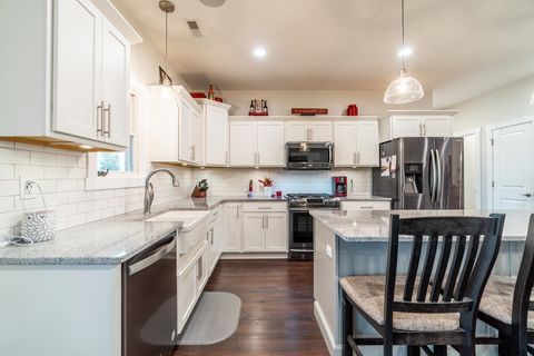 Tiny photo for 3640 S 1175 E, Lagrange, IN 46761 (MLS # 202612358)