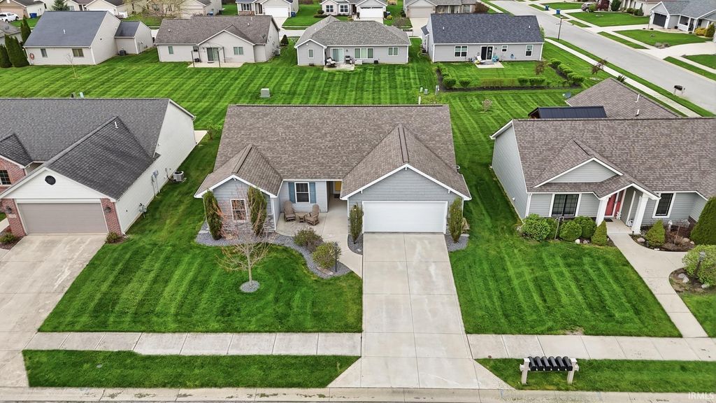 Photo of 15911 Classic Lake Drive, Huntertown, IN 46748 (MLS # 202613728)