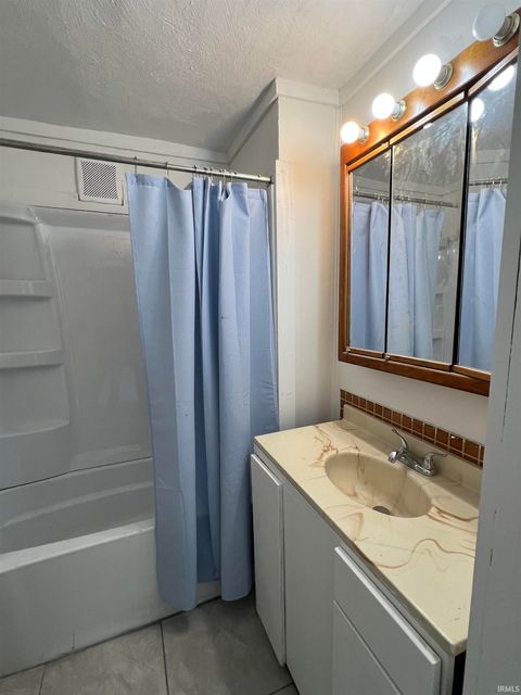 Tiny photo for 410 E Chicago Street, Columbia City, IN 46725 (MLS # 202606704)