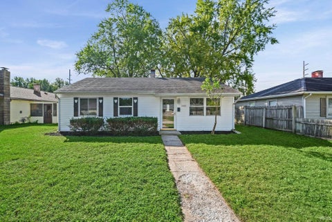 Photo of 2560 Robinwood Drive, Lafayette, IN 47909 (MLS # 202642073)