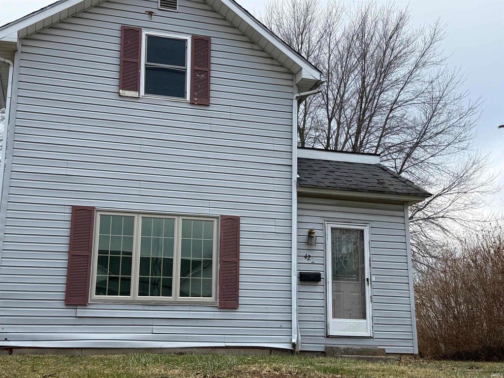 Photo of 422 S Jefferson Street, Montpelier, IN 47359 (MLS # 202549566)