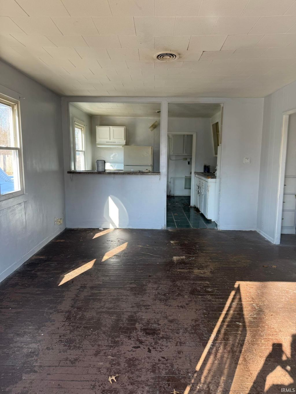 Photo of 2715 Evans Street, Fort Wayne, IN 46806 (MLS # 202604731)