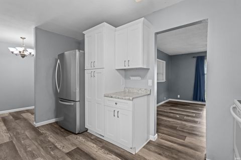 Tiny photo for 1304 Imperial Drive, Kokomo, IN 46902 (MLS # 202530116)