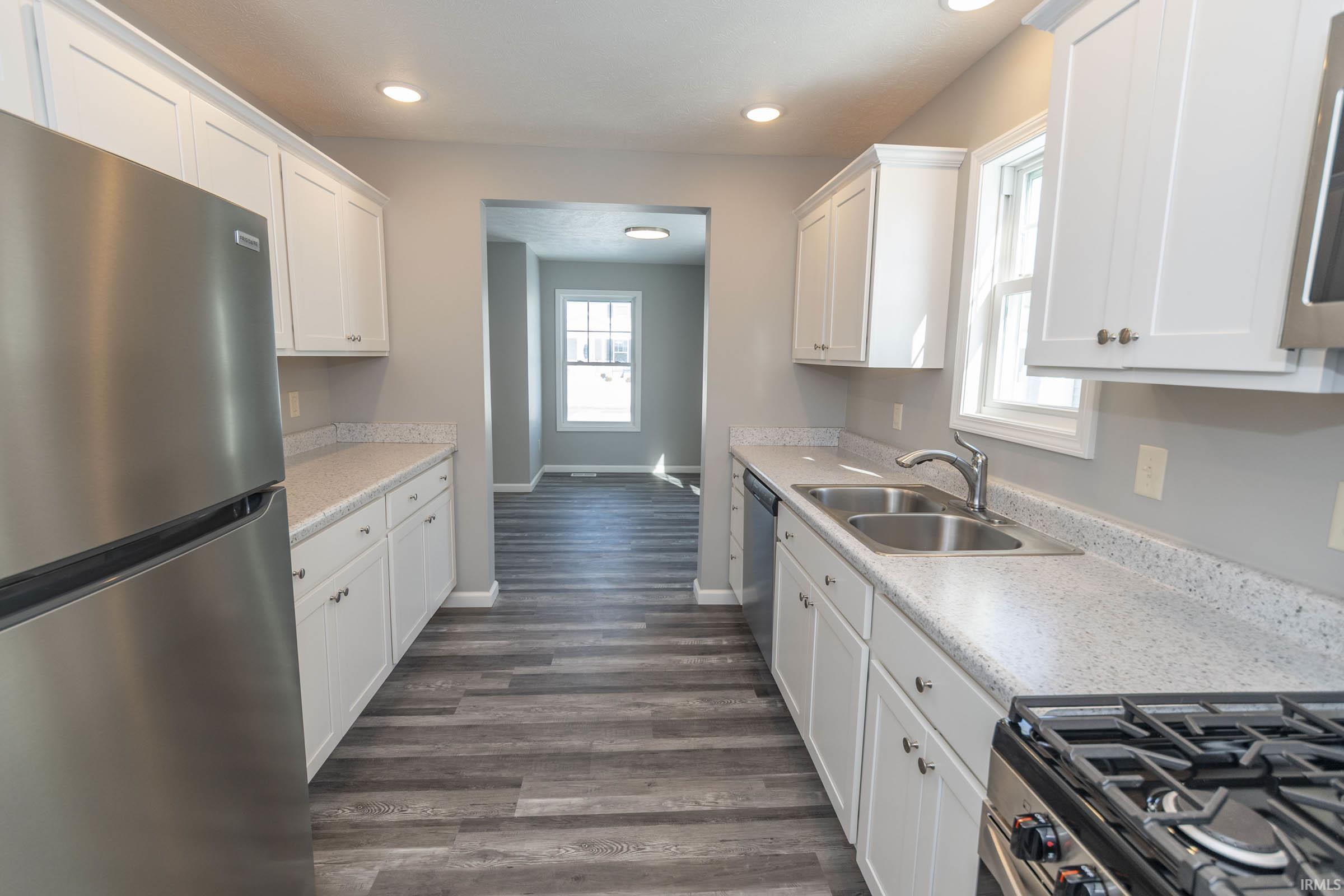 Mishawaka, Indiana 46544, United States, 3 Bedrooms Bedrooms, ,2 BathroomsBathrooms,Residential,Active,82