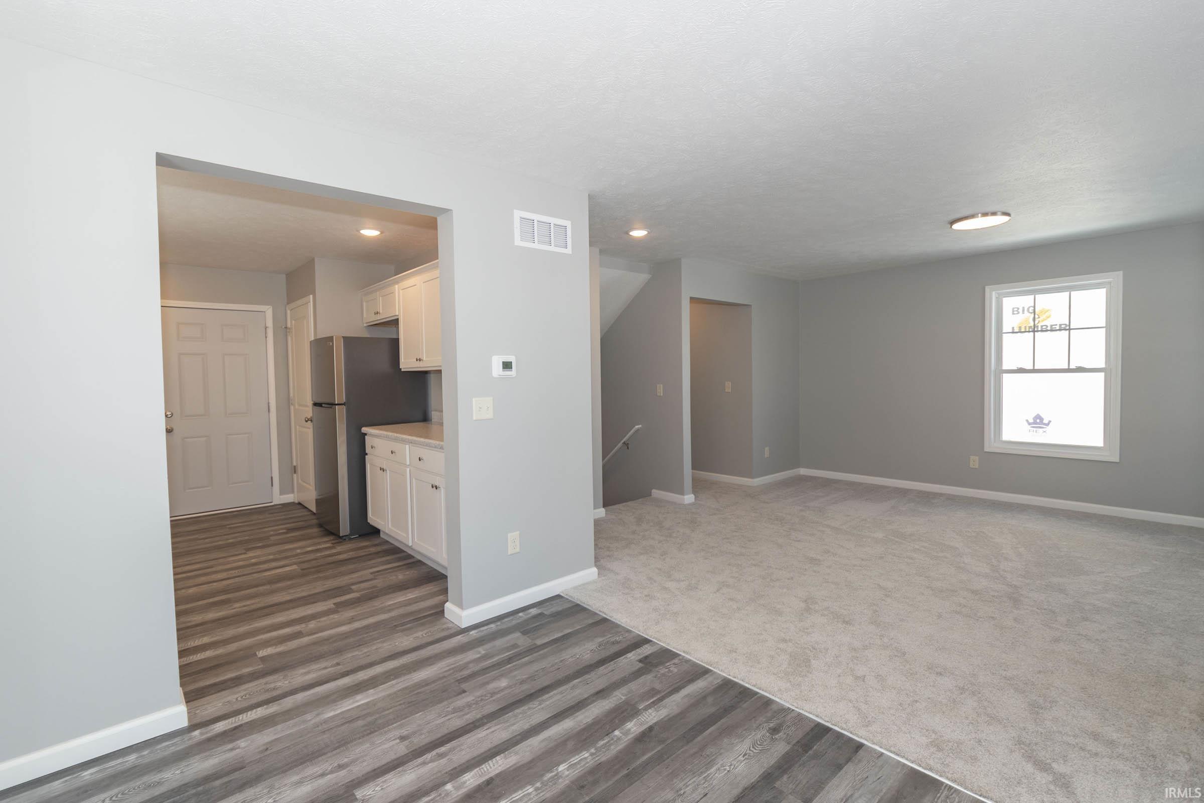 Mishawaka, Indiana 46544, United States, 3 Bedrooms Bedrooms, ,2 BathroomsBathrooms,Residential,Active,82