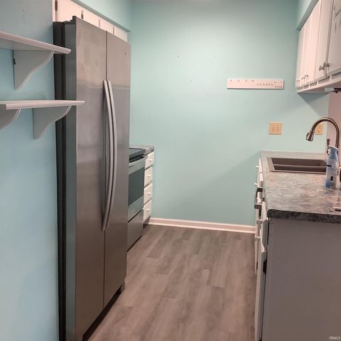 Tiny photo for 2805 ROCKFORD CT S Circle #2805, Kokomo, IN 46902 (MLS # 202611552)