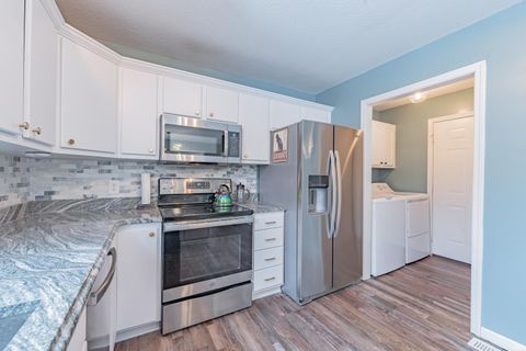 Tiny photo for 659 S Solitude Court, Bloomington, IN 47403 (MLS # 202603560)