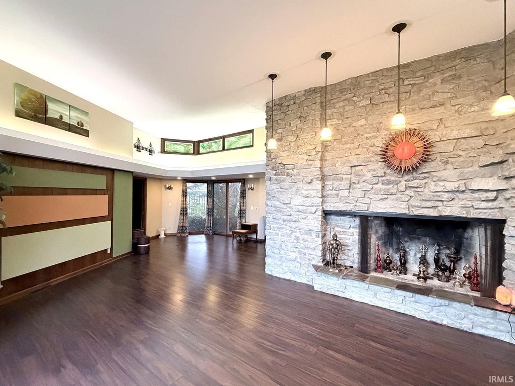 Photo of 952 Gustave Place, Marion, IN 46952 (MLS # 202644949)