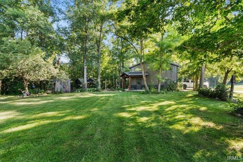 Tiny photo for 1353 S 1038 E, Greentown, IN 46936 (MLS # 202627370)