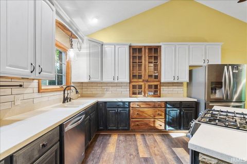 Tiny photo for 1353 S 1038 E, Greentown, IN 46936 (MLS # 202627370)