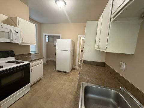 Tiny photo for 1019 W Franklin Street, Evansville, IN 47712 (MLS # 202541359)