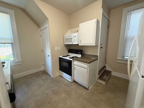 Tiny photo for 1019 W Franklin Street, Evansville, IN 47712 (MLS # 202541359)