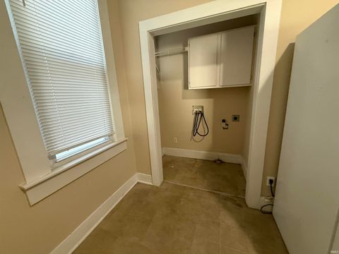 Tiny photo for 1019 W Franklin Street, Evansville, IN 47712 (MLS # 202541359)