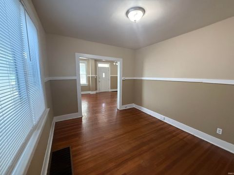 Tiny photo for 1019 W Franklin Street, Evansville, IN 47712 (MLS # 202541359)