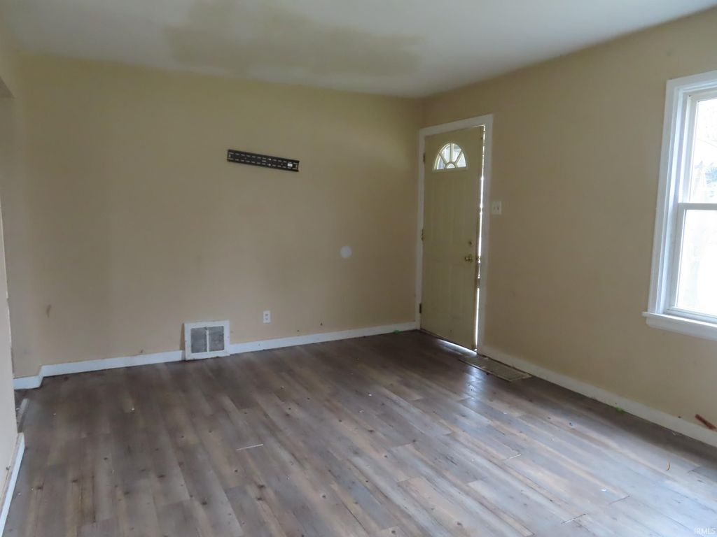 Photo of 2824 Calhoun Street, South Bend, IN 46628 (MLS # 202613764)