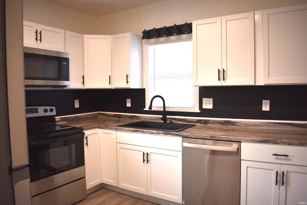 Photo of 206 E Green Street, Frankfort, IN 46041 (MLS # 202628294)