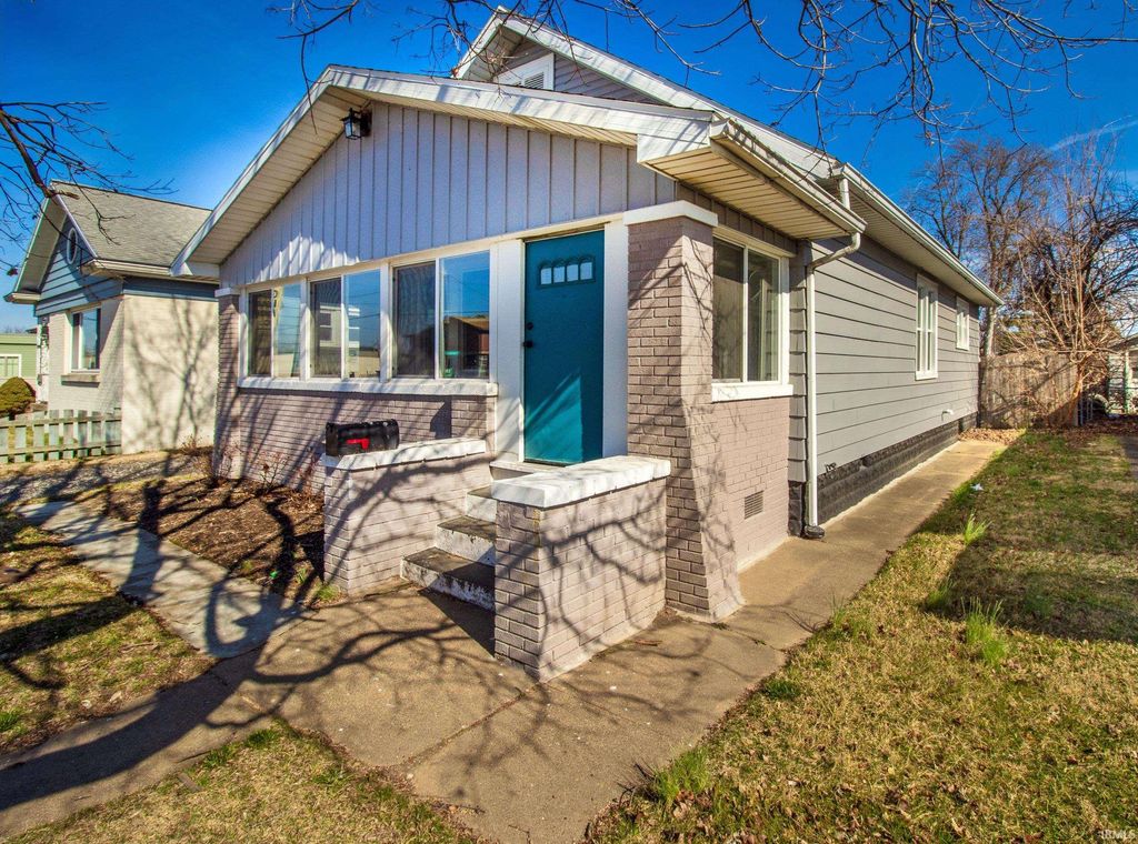 Photo of 2013 Stringtown Road, Evansville, IN 47711 (MLS # 202605554)