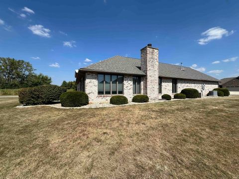 Tiny photo for 816 Lakeside Drive, Kokomo, IN 46901 (MLS # 202538154)