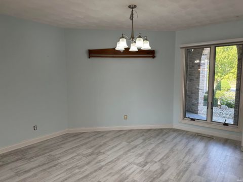 Tiny photo for 816 Lakeside Drive, Kokomo, IN 46901 (MLS # 202538154)
