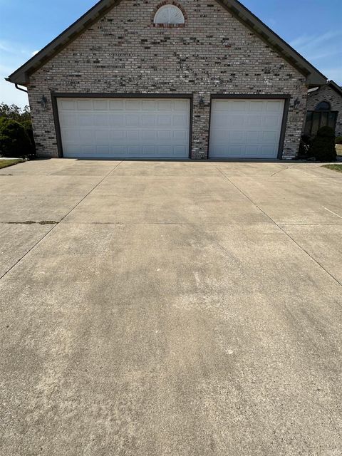 Tiny photo for 816 Lakeside Drive, Kokomo, IN 46901 (MLS # 202538154)