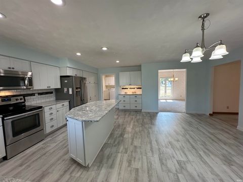 Tiny photo for 816 Lakeside Drive, Kokomo, IN 46901 (MLS # 202538154)