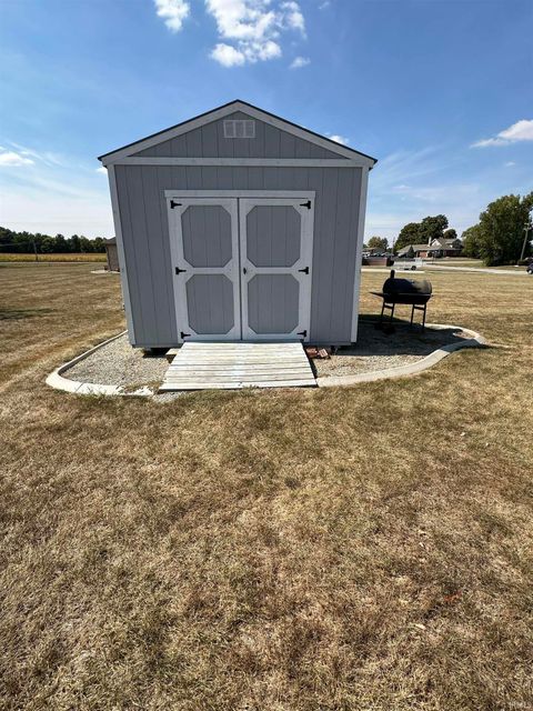 Tiny photo for 816 Lakeside Drive, Kokomo, IN 46901 (MLS # 202538154)