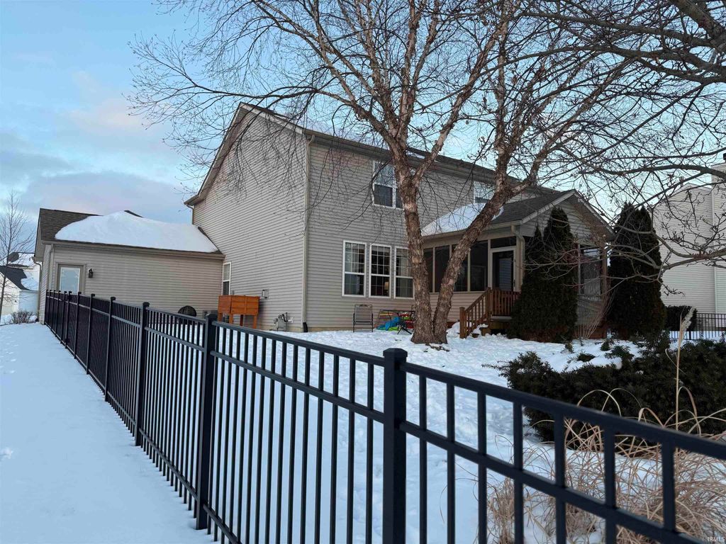 Photo of 6831 Trailside Drive, Avon, IN 46123 (MLS # 202603653)