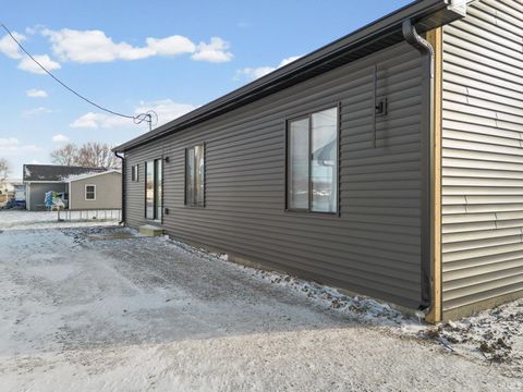 Tiny photo for 1931 S Bell Street, Kokomo, IN 46902 (MLS # 202609013)