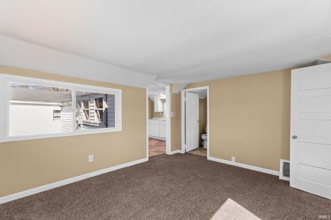 Tiny photo for 702-704 N West Boulevard, Elkhart, IN 46514 (MLS # 202609298)