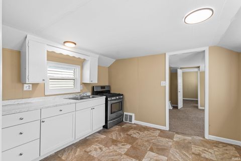 Tiny photo for 702-704 N West Boulevard, Elkhart, IN 46514 (MLS # 202609298)