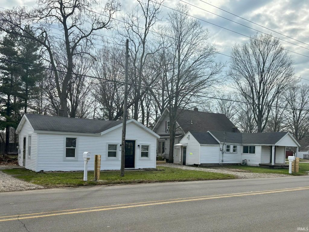 Photo of 702-704 N West Boulevard, Elkhart, IN 46514 (MLS # 202609298)