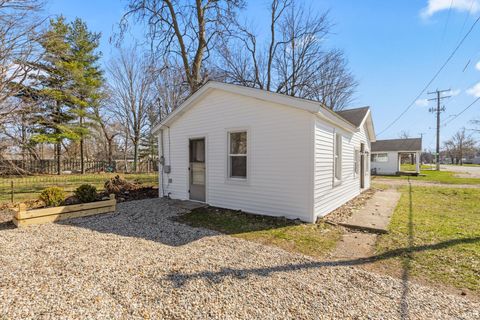 Tiny photo for 702-704 N West Boulevard, Elkhart, IN 46514 (MLS # 202609298)