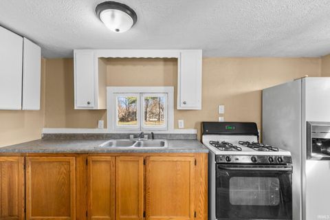 Tiny photo for 702-704 N West Boulevard, Elkhart, IN 46514 (MLS # 202609298)