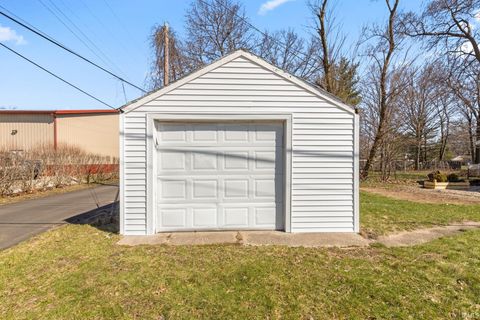 Tiny photo for 702-704 N West Boulevard, Elkhart, IN 46514 (MLS # 202609298)