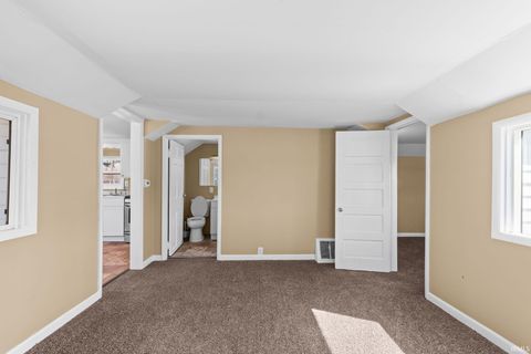 Tiny photo for 702-704 N West Boulevard, Elkhart, IN 46514 (MLS # 202609298)