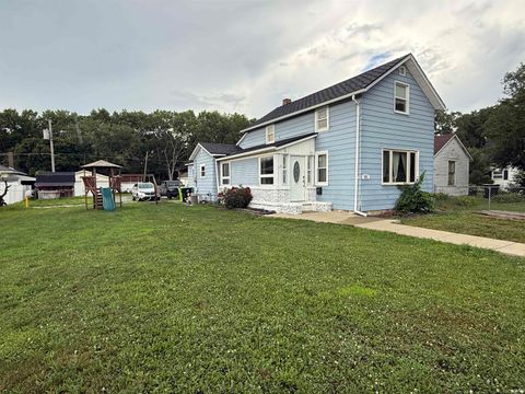 Tiny photo for 221 Grove Street, Logansport, IN 46947 (MLS # 202629192)