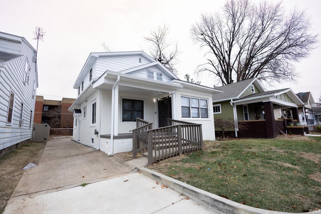 Photo of 514 Lewis Avenue, Evansville, IN 47714 (MLS # 202549219)