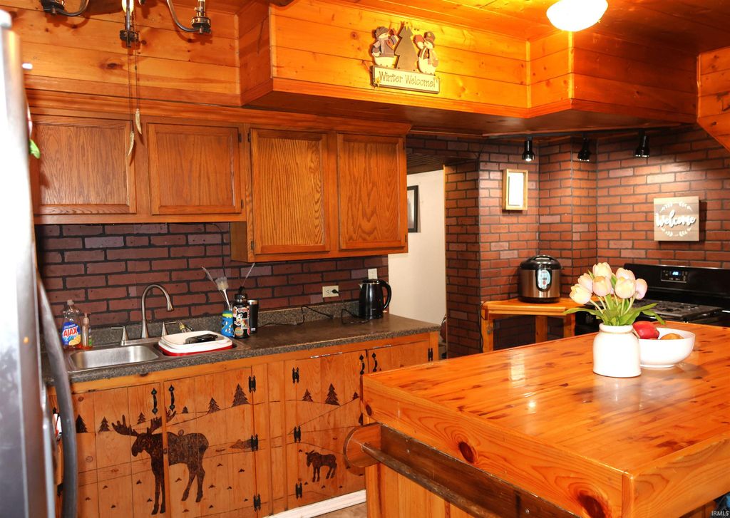 Photo of 5689 E Bland Road, Bloomfield, IN 47424 (MLS # 202607459)