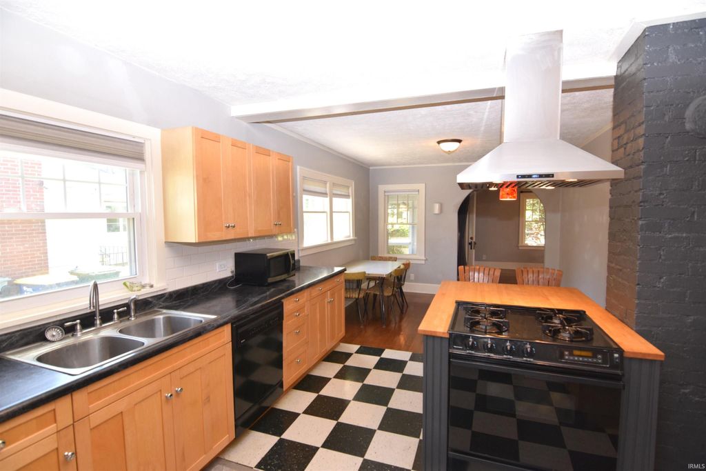 Photo of 1400 W Washington Street, Muncie, IN 47303 (MLS # 202617884)
